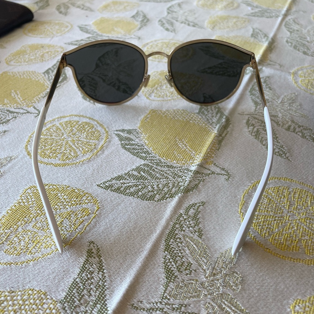 Dior Silver and White Sunglasses - Picture 5 of 10
